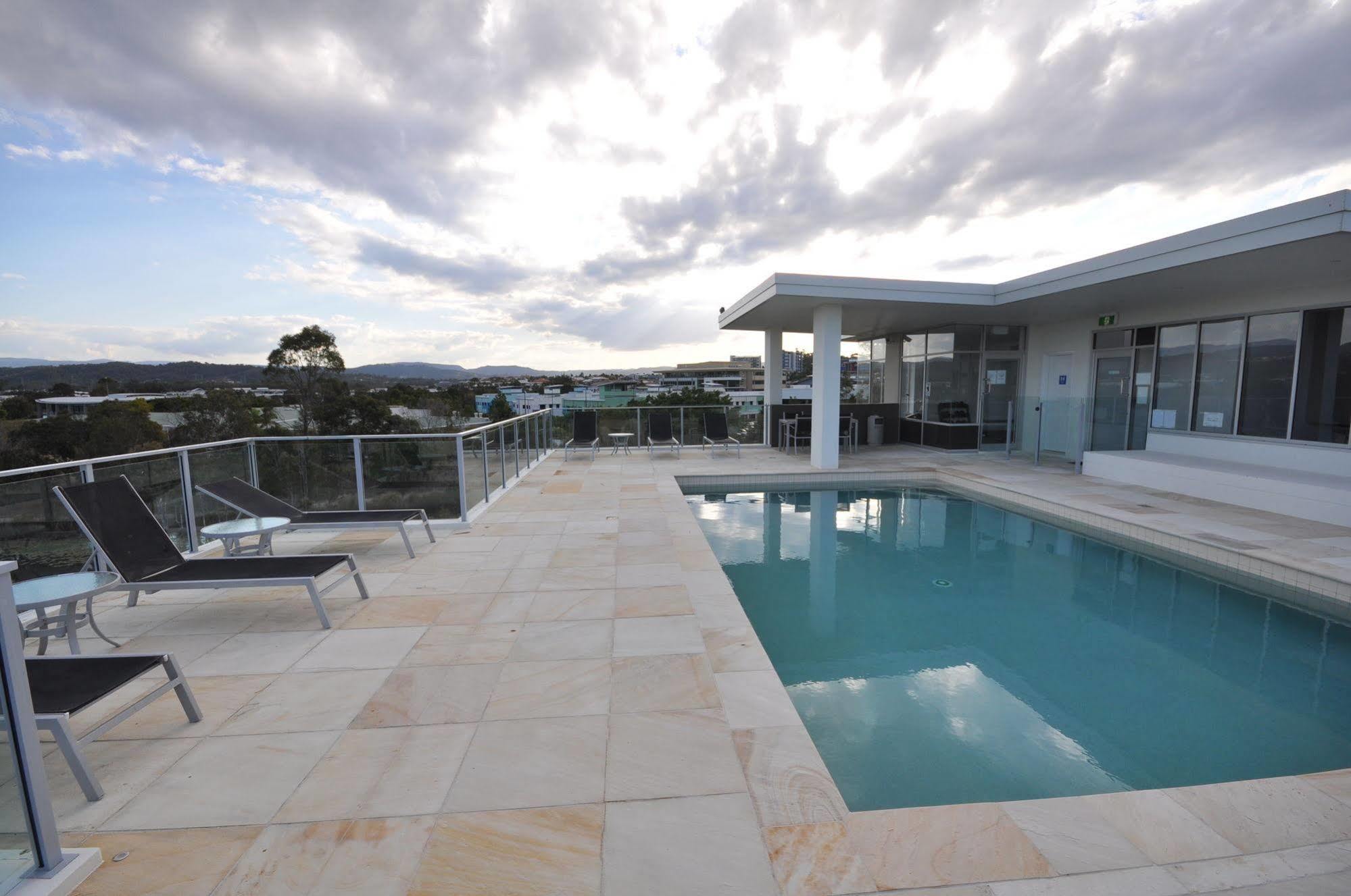 Chancellor Lakeside Apartments Gold Coast Exterior photo